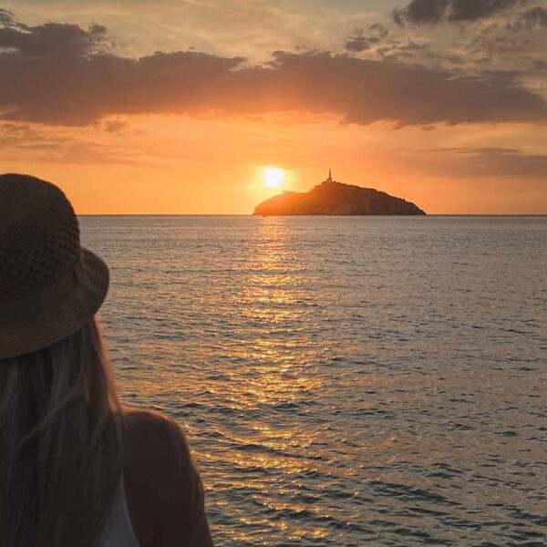 Puesta de sol en la playa de Santa Marta, Colombia