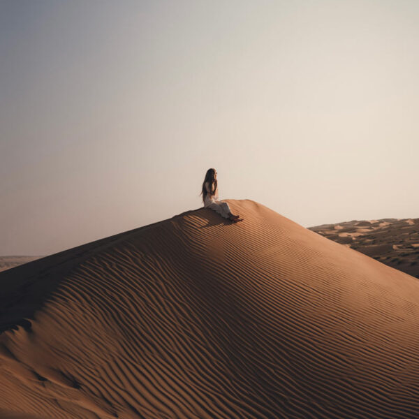 Sunset en Wahiba Sands, Omán Sunset en el desierto de Wahiba Sands, Omán